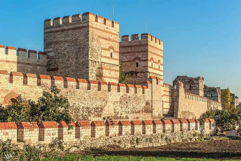 Historical Istanbul Sites: A Journey Through Time and Taste